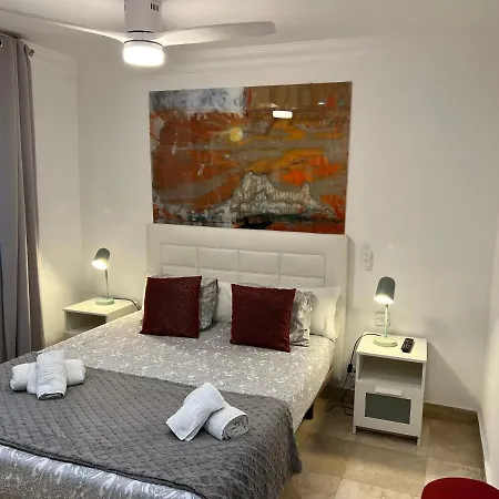 Puerto Banus Lucy * מארבלה