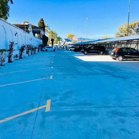 Puerto Banus Lucy דירה