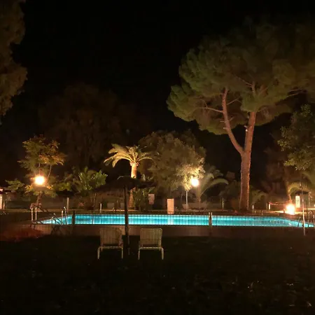Puerto Banus Lucy 公寓